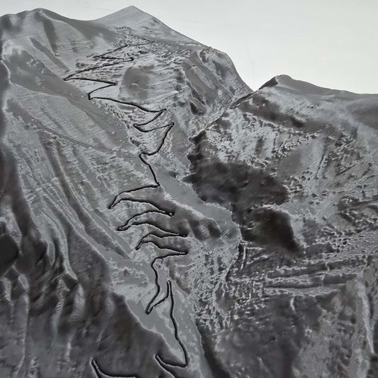 GPS-Route im Bergrelief: Dein Track als feine Linie